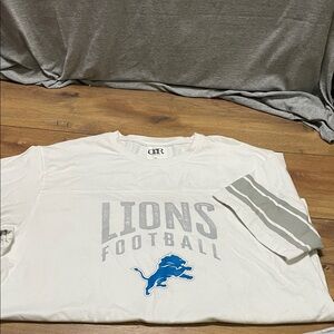 Men's White and Gray Lions Football Tee